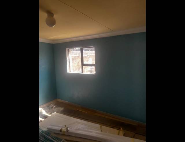 2 BEDROOM HOUSE FOR SALE IN MOFOLO CENTRAL